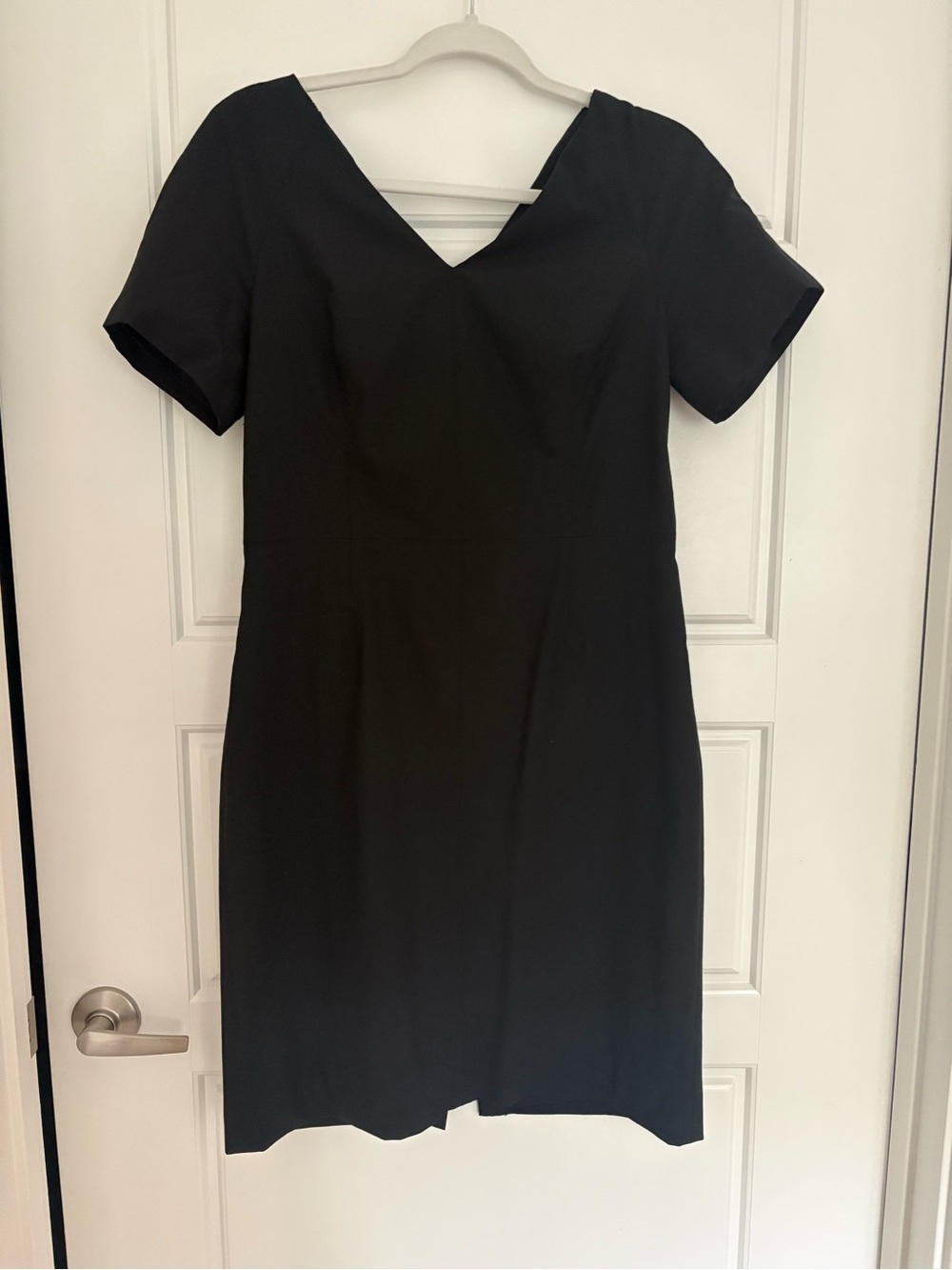 Banana Republic Classic Black V-Neck Short Sleeve Work Dress